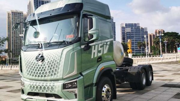 国四置换至高省11万！乘龙H5V创富版LNG牵引车重磅来袭