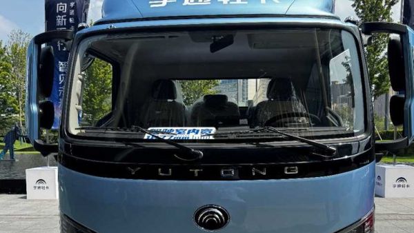 专攻长途运输，原厂高顶双卧驾驶室，宇通T6电动轻卡实拍