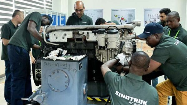 中国重汽亲人服务:以全球培训中心为支点,撬动服务升级新格局!