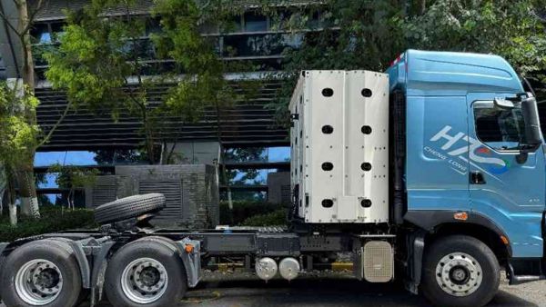 LNG与CNG都能加!乘龙H7 PRO双燃料牵引车亮点多多