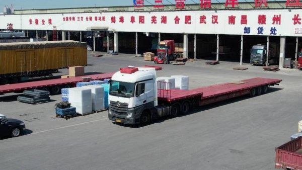 最忙线路托付奔驰卡车 用户说“好钢用在刀刃上”