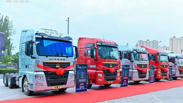 现场认购1158台！汕德卡G7M牵引车百城联动震撼首发！