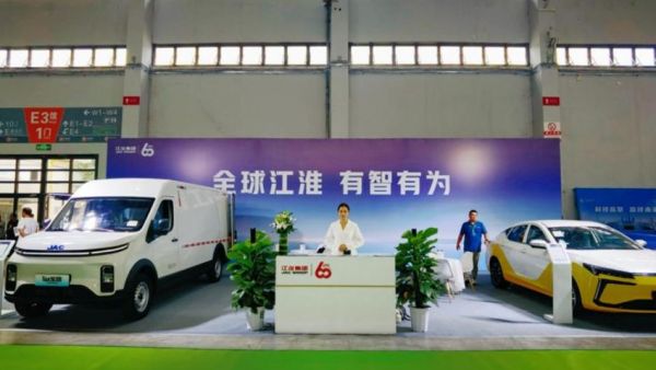 江淮1卡携Van宝路挺进东北亮相车展 谱写东北振兴创富新篇章