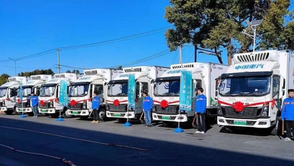 200辆豪沃新能源轻卡成功交付，中国重汽携手客户共启“零碳”新程