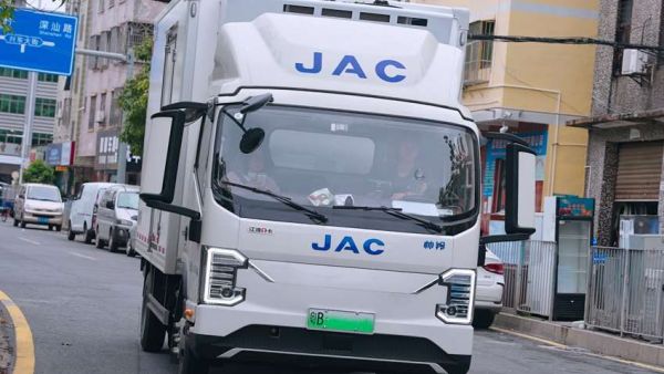 商用车观察：大电量≠长续航！破解之道绝非简单的“做加法”