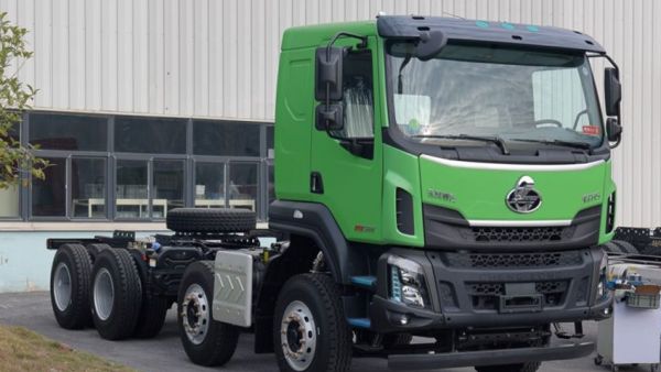 全勤高效更舒适，乘龙H5 8X4渣土车助卡友春季高效开工