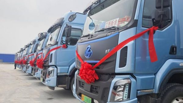 长续航低能耗，乘龙H5大电量牵引车获新余物流企业青睐