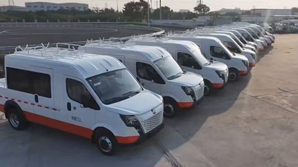 信赖源于品质，东风御风斗式工程车再获铁路局批量采购