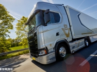 配V8发动机的斯堪尼亚卡车，就要来到国内了，提前带您看看它的超强性能表现