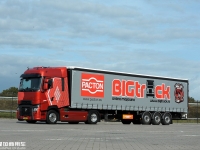 改进很多却被媒体评价：十分中庸，新一代雷诺T-High牵引车到底怎么了？