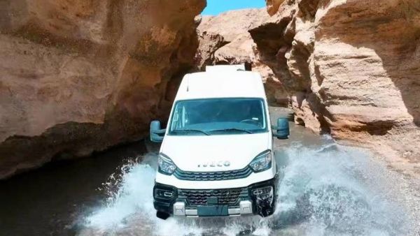 越野新霸主！依维柯欧胜涉水性能再创巅峰！