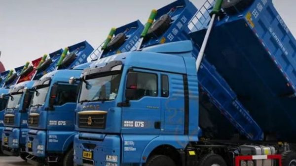 中国重汽汕德卡自卸车——基建“扛把子”,硬核配置直接拉满!