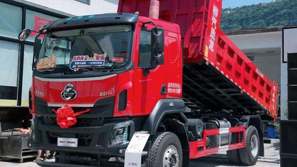 乘龙H5 4X2自卸车，极限挑战下的创富利器