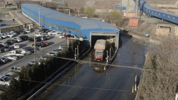 中国重汽豪沃TH7自卸车——恶劣工况下的全能运输“专家”