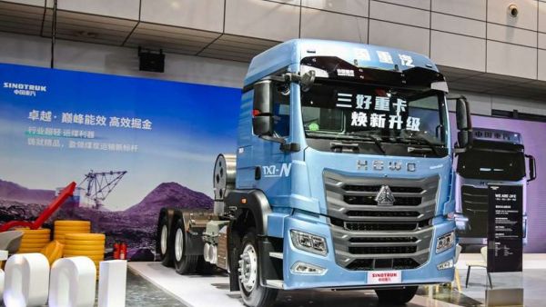 中国重汽豪沃TX7-N牵引车——硬核实力再升级，“三好重卡”实至名归！