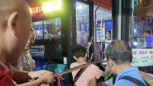 央视报道：苏州金龙海格蔚蓝公交“荷花专线”火出圈！