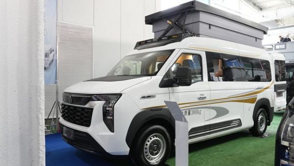 中国重汽轻型汽车携五大创新车型登陆2025北京房车展,定义出行新范式