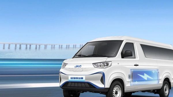 一车何以胜任多面角色?江淮1van蓝猫客运版给出创富“最优解”