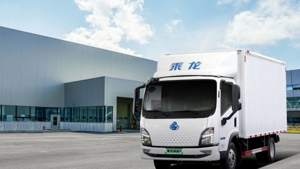 16分钟超快充+450km续航！乘龙翼威2大电量轻卡城配创富利器