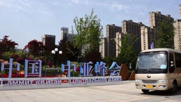 宇通T7再担护航重任 见证中非合作新篇章￼