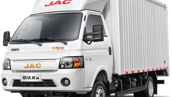 像开轿车去赚钱!江淮恺达X6进阶版重塑城配舒适标杆