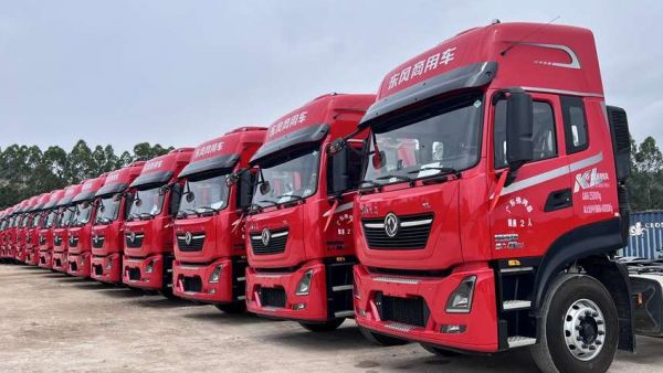 龙行天下 以客为先|首批36辆东风天龙KL批量交付！赋能粤北物流运输升级
