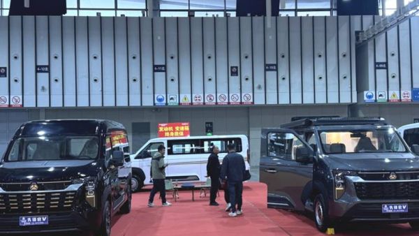 中国重汽轻型汽车强势登陆三大房车展,演绎移动生活新风尚