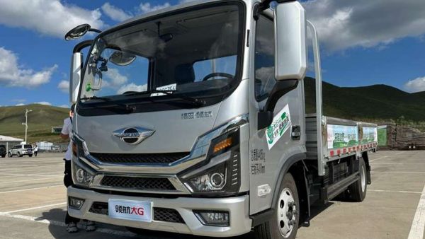 超长续航846.1km！领航大G CNG轻卡草原天路挑战极限