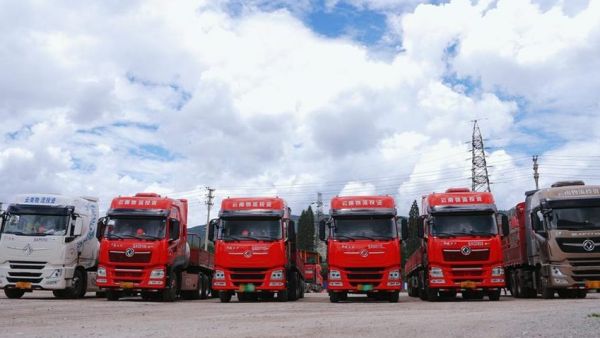 16载幸福同行 东风商用车携手云南洪盛祥物流绘就幸福图景