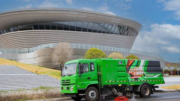 穿山越岭斗崎险丨新能源环卫车何以“跨越山城”