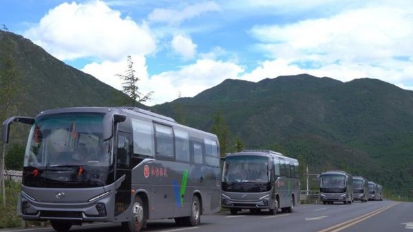 重塑丽江旅运生态！苏州金龙携手红杉旅汽打造品质出行新标杆