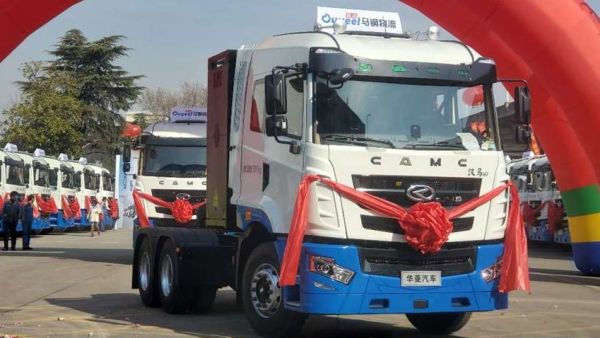 电动重卡续航焦虑如何打消，华菱H7换电牵引车了解一下