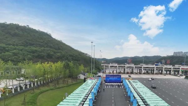 政企携手共建绿色矿山，首批50台东风新能源自卸车落地宜昌