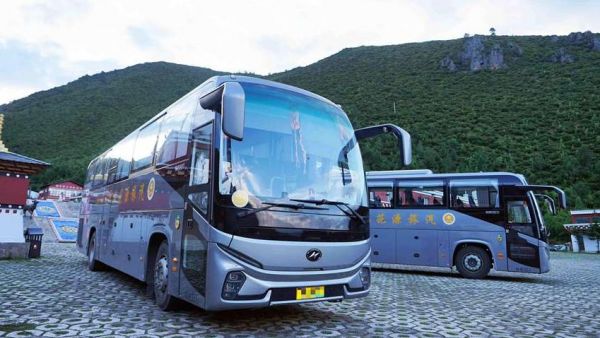 赋能乡村振兴  苏州金龙携手桃花源旅汽刷新“云南印象”