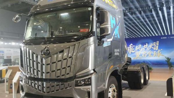 干线运输一年多赚2万！乘龙HK LNG 720马力牵引车来了