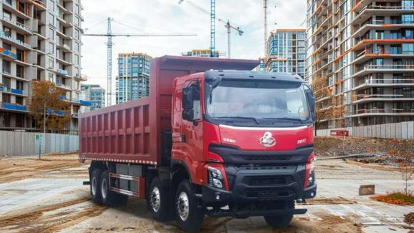 大电量+强电机 乘龙H7 8x4纯电自卸车助您多拉快跑轻松创富