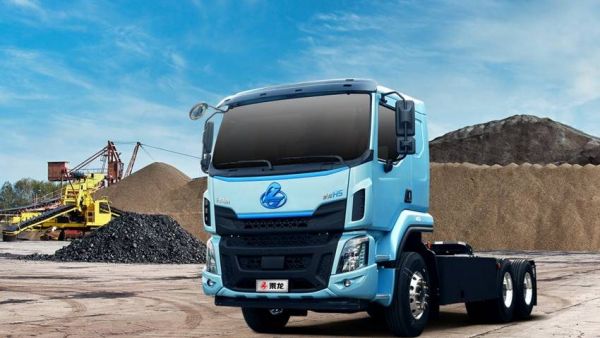 每年多赚3万6 乘龙H5超轻版纯电牵引助您资源运输赚不停