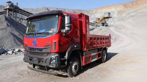 乘龙H5 4×2纯电自卸，把“极限”二字玩明白了