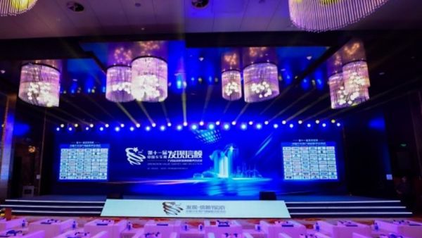 乘龙翼威5纯电牵引车斩获发现信赖大奖 重塑新能源重卡价值标准