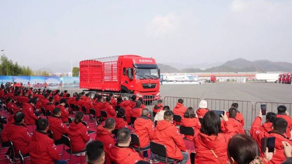 十年同心再启程 东风天龙哥俱乐部2026客户盛典圆满成功