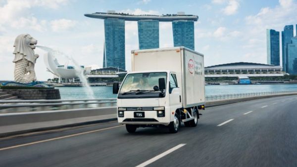 比亚迪纯电小卡在新加坡正式上市，乘商市场双线领跑