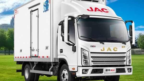 骏铃A7冷藏车：冷链实力派，“鲜”锋护航者