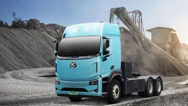 每趟多拉700KG，乘龙翼威5纯电牵引车成就资源运输创富利器