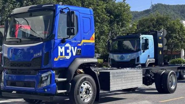 经典焕新，明星卡车乘龙纯电7米8他来了