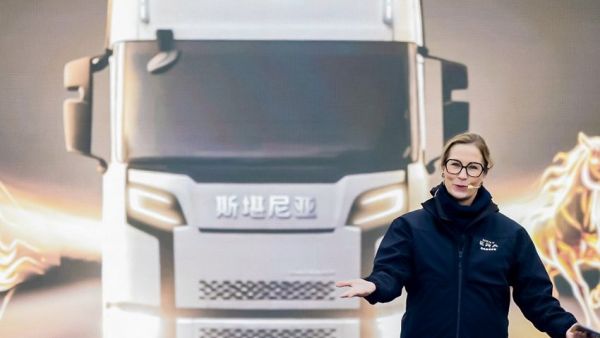 首批交付，全速启航NEXT ERA重卡首批客户交付暨交付中心开业仪式圆满举行