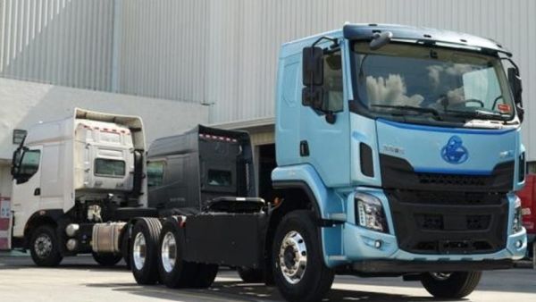 乘龙H5超轻版纯电牵引车：每趟多拉1吨货，每年多赚3.6万