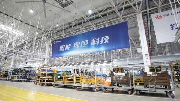中外媒体走进东风股份襄阳工厂：见证中国智造硬实力