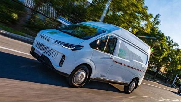 绿色高效新标杆！依维柯聚星纯电动车再获权威VAN车大奖认可