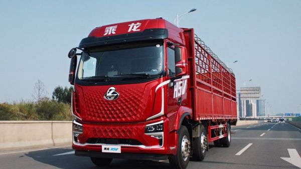 女麦客的最爱!乘龙H5V斩获2026卡姐推荐“绿通房车”大奖