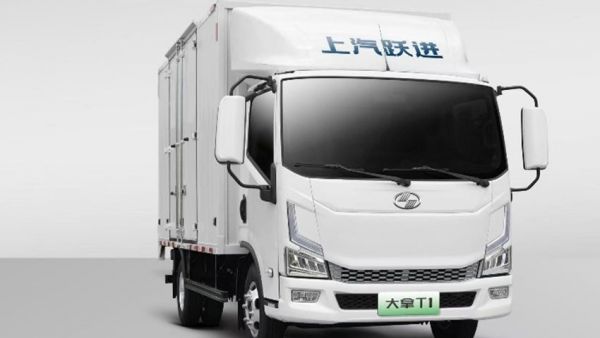 “一刻钟补能”时代！徐工助力“绿电超充走廊”全线贯通